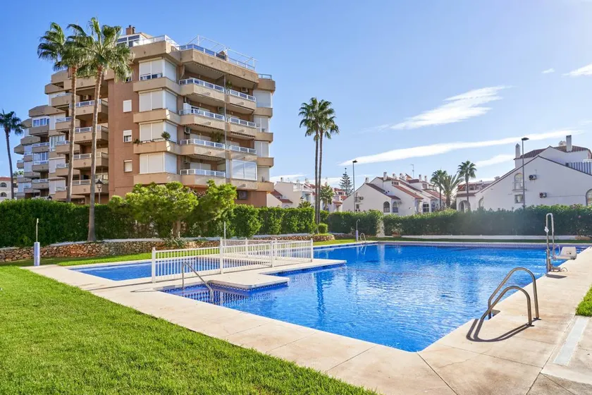 Ferienwohnung mit Pool und Garten | Meerblick - Image 1