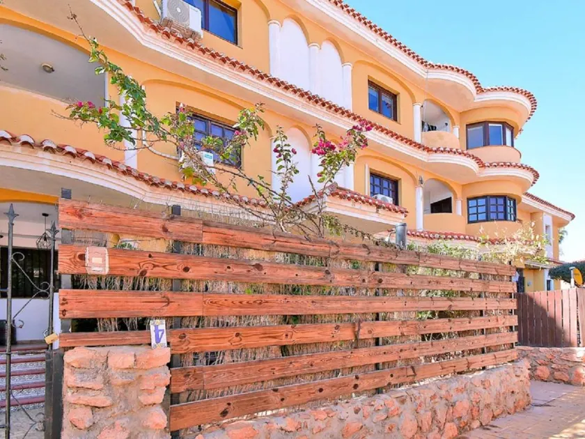 Charming holiday apartment with pool | Close to the beach - Image 1