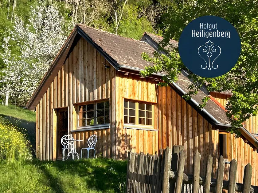 Holiday home with barbecue & garden | Garden view - Image 1
