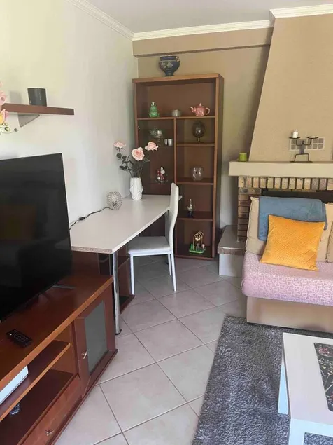 Welcoming house in Vigneux-sur-Seine with private parking - Image 1