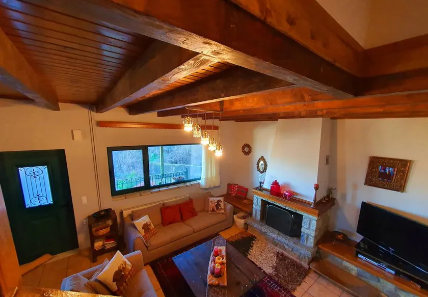 Fully equipped holiday home with BBQ, garden & terrace | Mountain view | Good for workation - Image 1