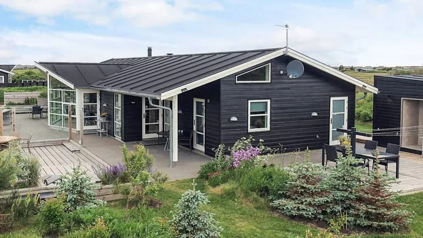 House with terrace, sauna & barbecue - Image 1