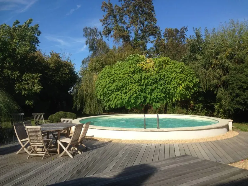 Villa con griglia, giardino e piscina - Image 1