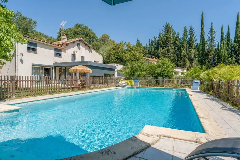 Cottage with terrace, garden & pool | Sea view - Image 1