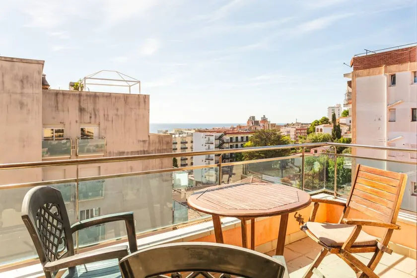 Apartment 'Rene Go2llolet' with Sea View, Wi-Fi and Air Conditioning - Image 1