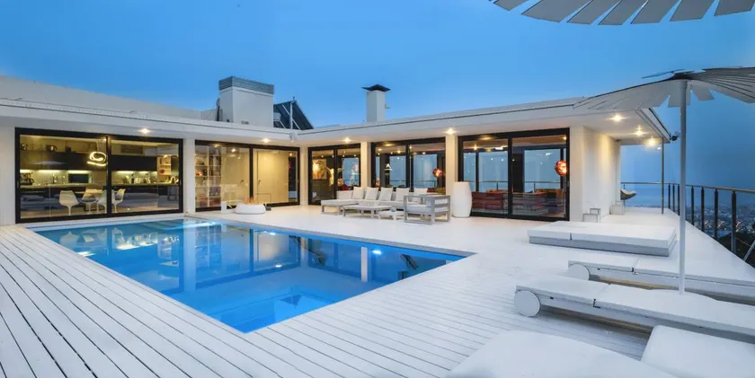 Children-friendly villa with terrace, private pool & barbeque | Suitable for remote work - Image 1