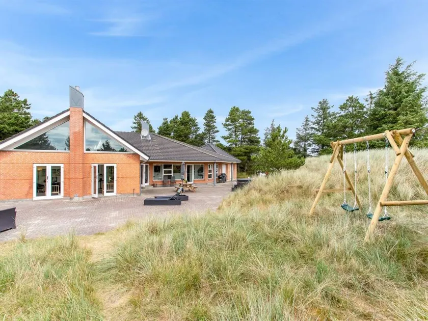 Family-oriented holiday home with terrace & jacuzzi | Dogs allowed - Image 1