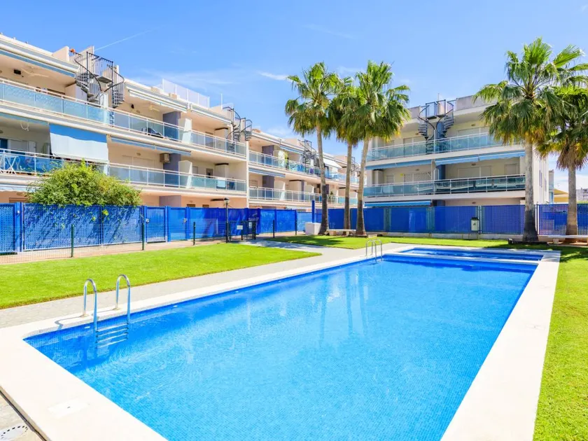 Voll ausgestattete Wohnung mit Pool und Terrasse - Image 1