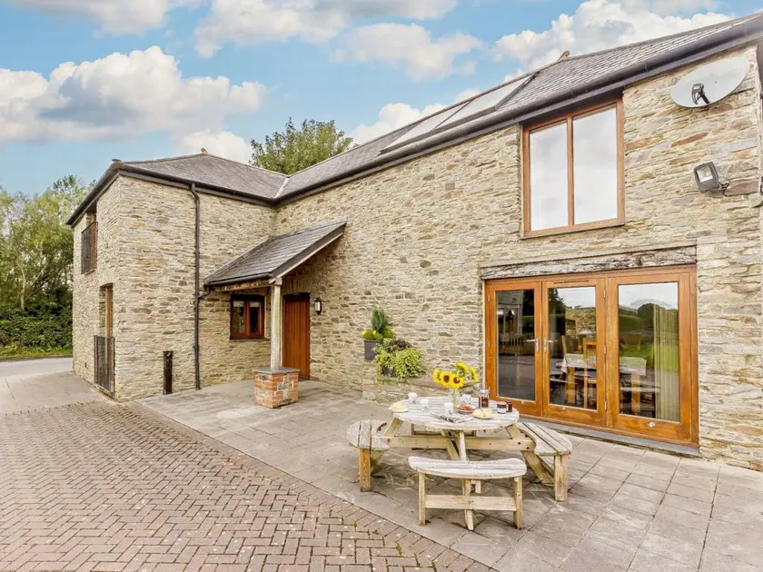 Fully equipped cottage with garden | Pets are welcome - Image 1