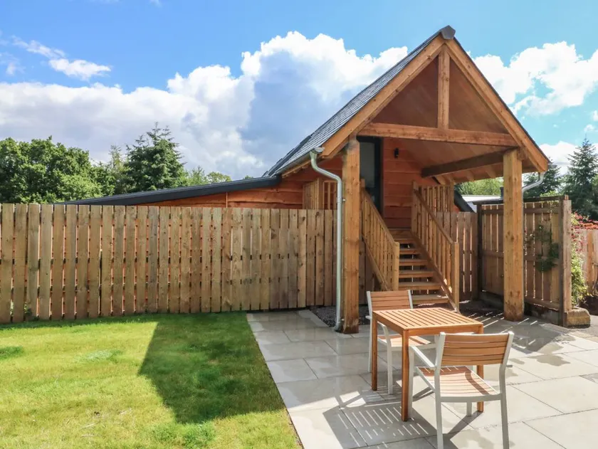 Charming cottage with garden & hot tub | Dogs allowed - Image 1