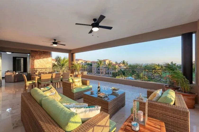 Holiday apartment with terrace & pool - Image 1