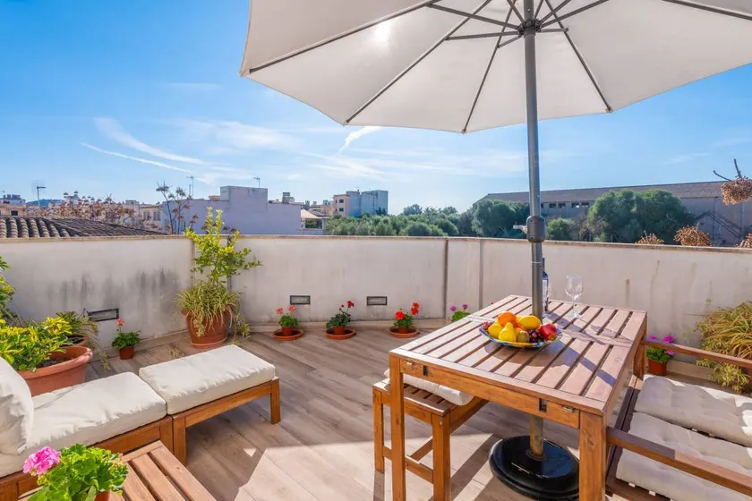 Flat with terrace & barbeque - Image 1