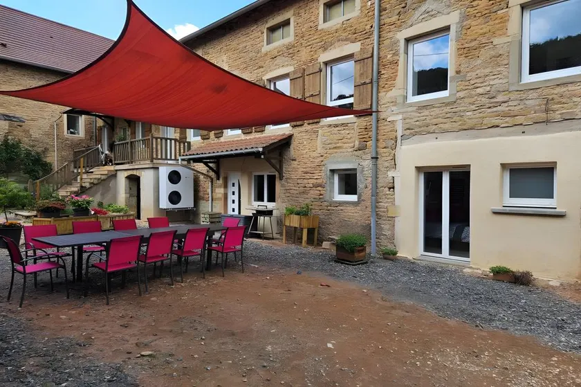 Cottage with barbecue, garden & terrace - Image 1