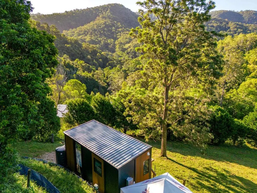 Amazing Tiny House in Tamborine Mountain, Queensland - Image 1
