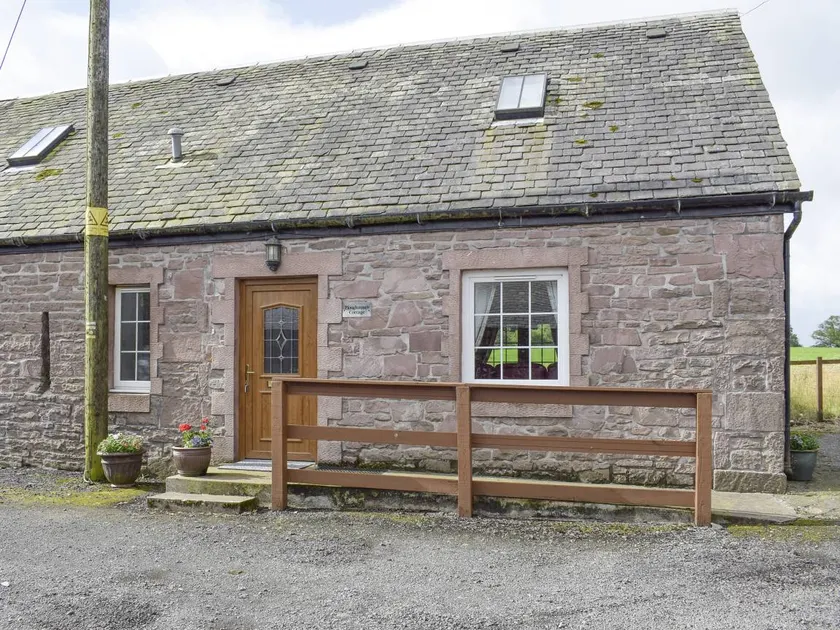 Family-oriented cottage with garden | River view | Dogs allowed - Image 1