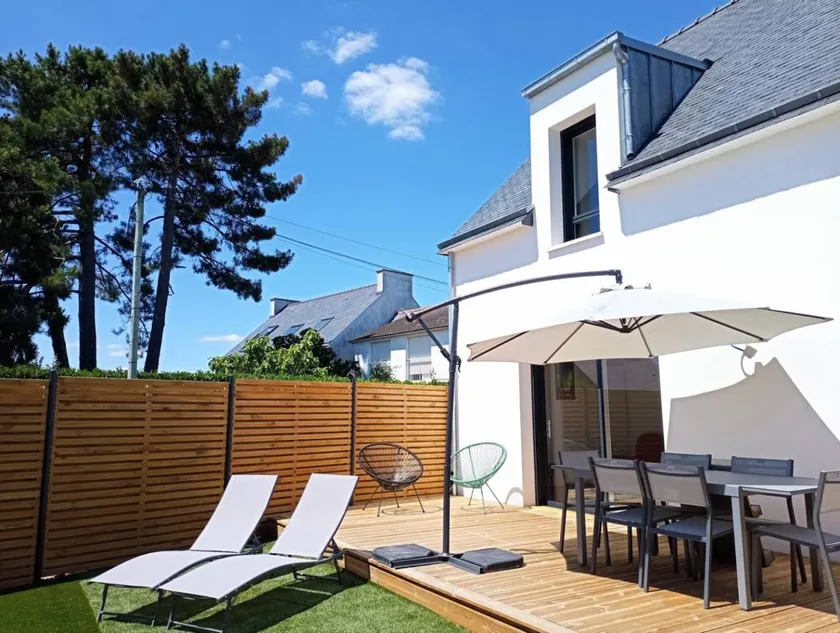 Family-friendly pleasant holiday home with terrace, garden & barbeque | Sea view | Pets are welcome - Image 1