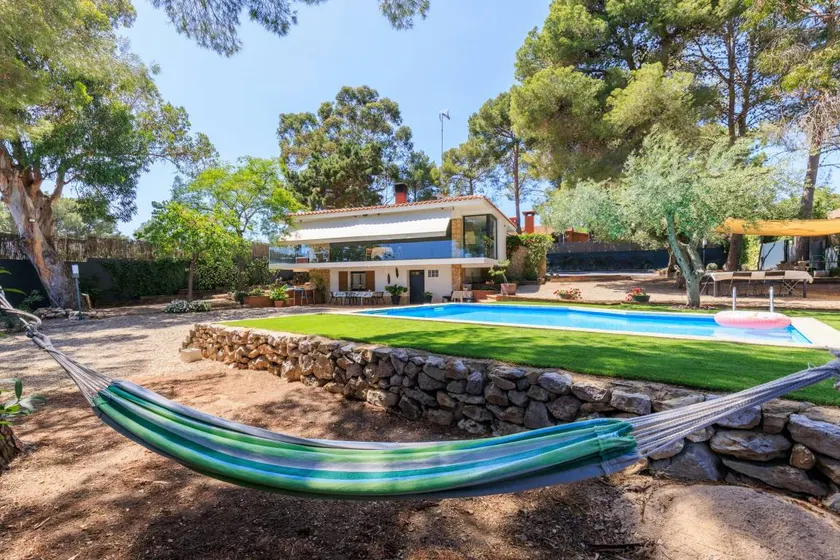 House with garden, private pool & terrace | Sea view | Good for workation - Image 1