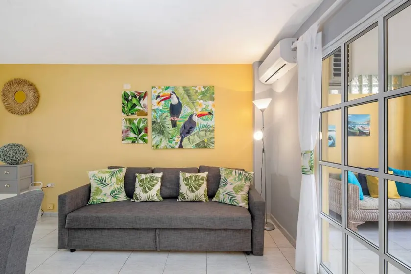 Flat with terrace | Close to the beach - Image 1