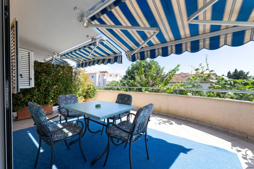 Magnífico apartamento vacacional con barbacoa | Vistas al jardín | En la playa - Image 1