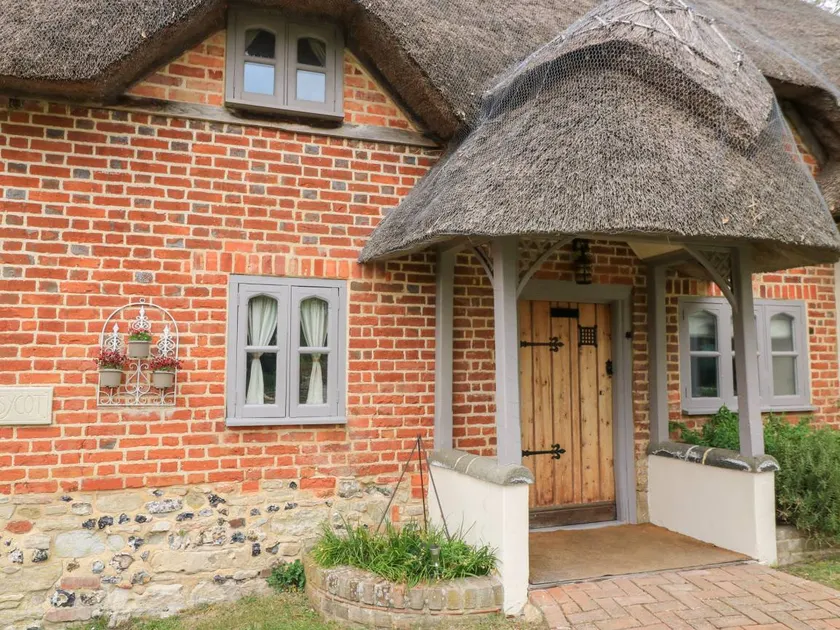 Family-friendly cottage with garden | Pet-friendly - Image 1