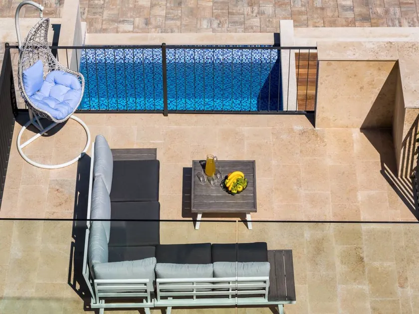 Villa with pool, sauna & terrace - Image 1