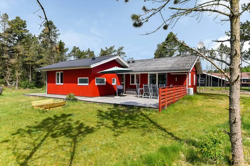 House with jacuzzi - Image 1