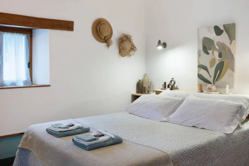 1st Floor: "Le Rocher de l'Aigle" Room 15 m² - Image 1