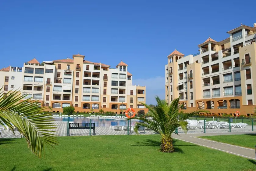 Fully equipped flat with pool, garden & terrace | Beach nearby - Image 1