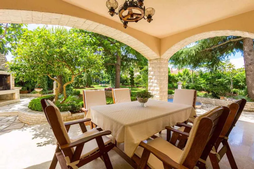 Flat with terrace, BBQ & garden | Pet-friendly - Image 1