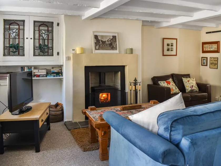 Cottage with garden | River view - Image 1
