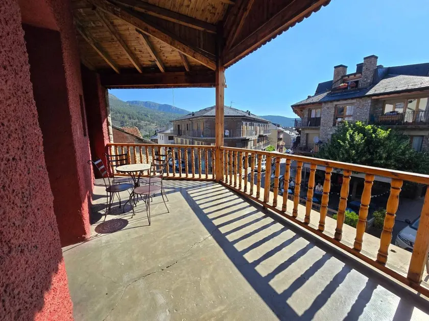Flat with terrace | City view - Image 1