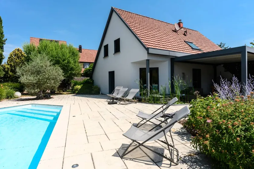 Villa with garden, pool & barbeque | Garden view - Image 1