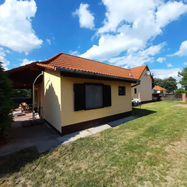 House with garden, terrace & BBQ - Image 1