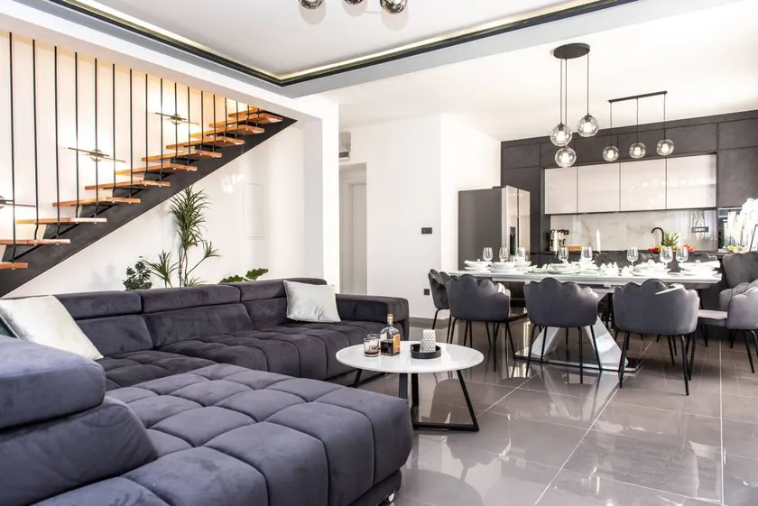 Apartment with barbecue, garden & private pool | Garden view - Image 1