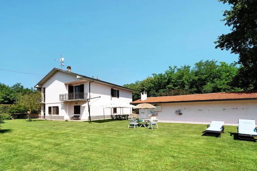 Holiday Home 'Villa Fox' with Garden, Balcony & Shared Wi-Fi - Image 1