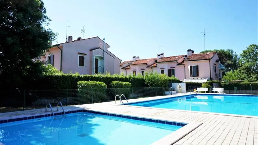 Holiday Home With Private Terrace - Image 1