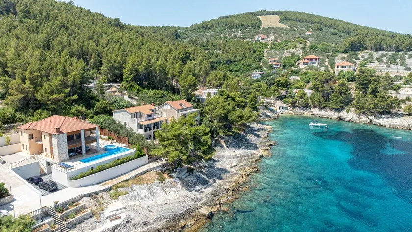 Beach Villa In Korcula With Pool, Sauna & Hot Tub - Image 1