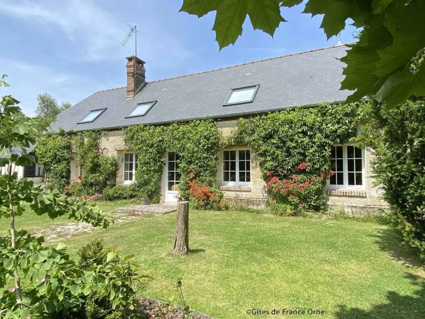 Cottage with garden & BBQ - Image 1