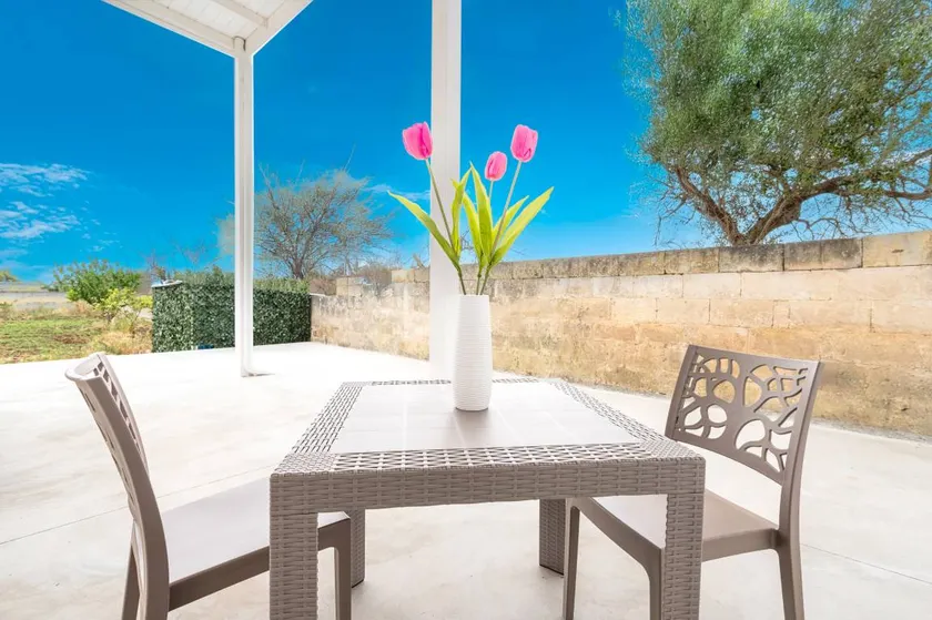 Habitación en casa de familia con jardín | Vistas al jardín | Perfecta para el trabajo en remoto - Image 1