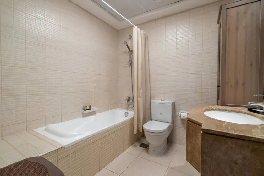 Holiday apartment with pool - Image 1