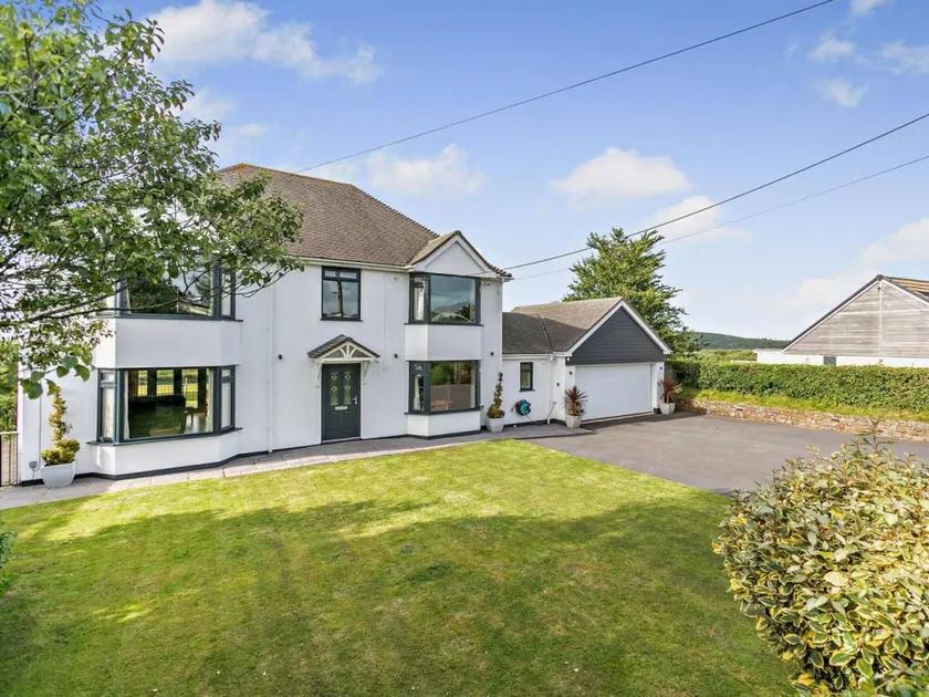 Cottage with garden - Image 1