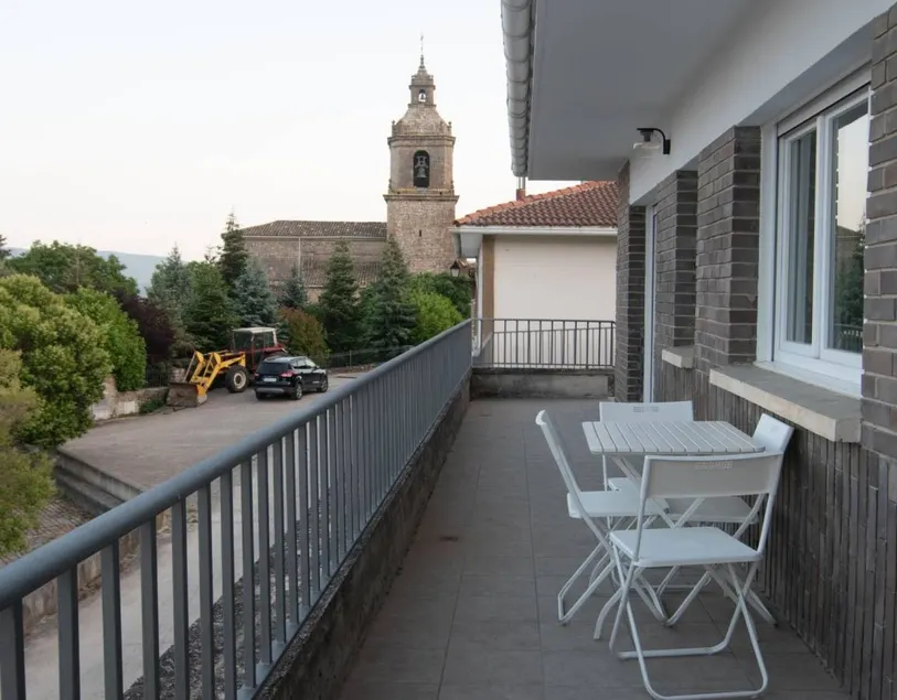Country Home 'El Rincón De Lokiz' with Mountain View, Private Terrace and Wi-Fi - Image 1