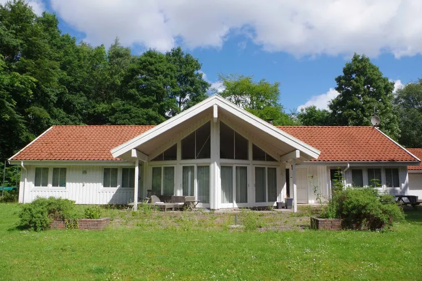 Child-friendly nice holiday home with garden & barbecue | Water view - Image 1