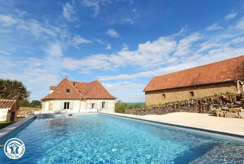 Spacieux gîte avec terrasse, barbecue et piscine privée - Image 1