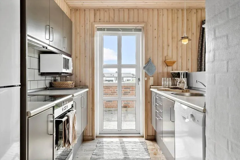 Lovely house with sauna, hot tub & terrace - Image 1