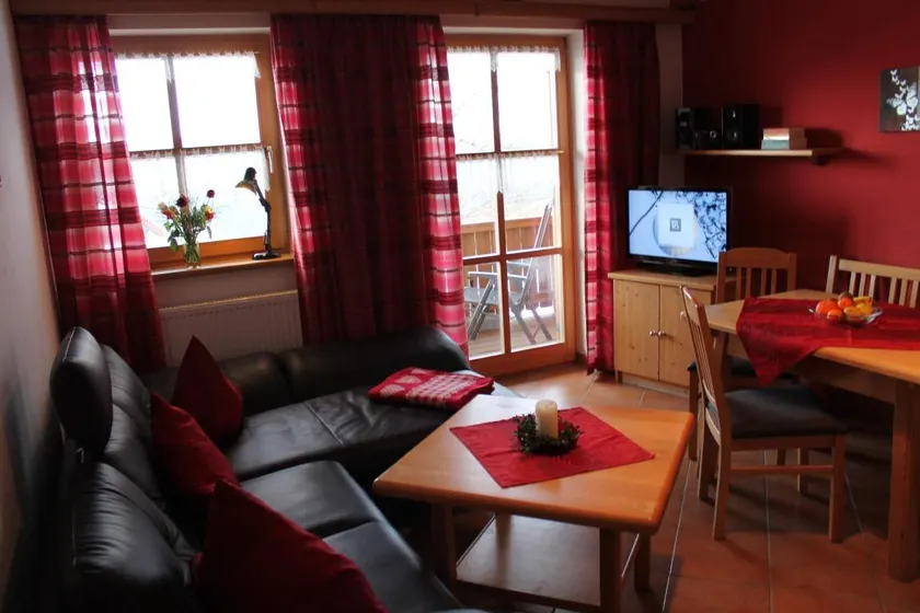 Family-oriented beautiful holiday apartment with terrace, garden & barbecue - Image 1