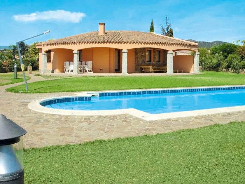 Grande maison conviviale et familiale avec piscine privée, terrasse et barbecue | Plage à proximité | Avec animaux admis - Image 1