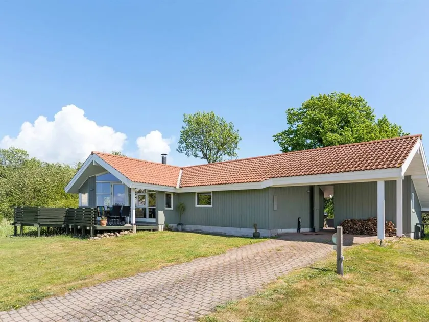 Holiday home with terrace, sauna & pool | Sea view - Image 1