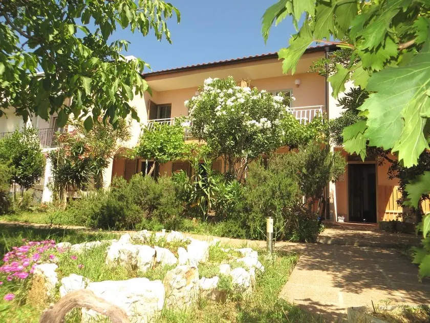 Charming dedicated room with garden | Close to the beach - Image 1