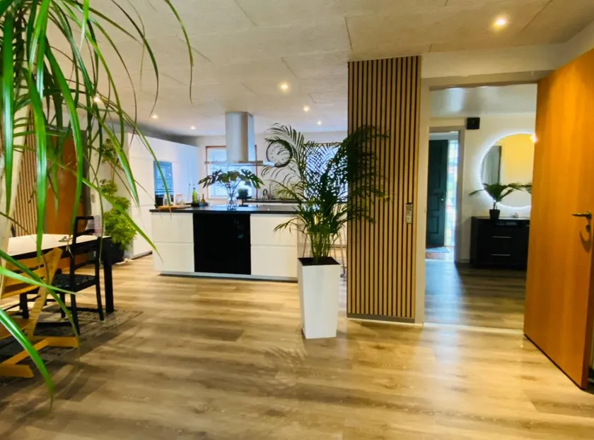 Dedicated room with garden | Garden view - Image 1